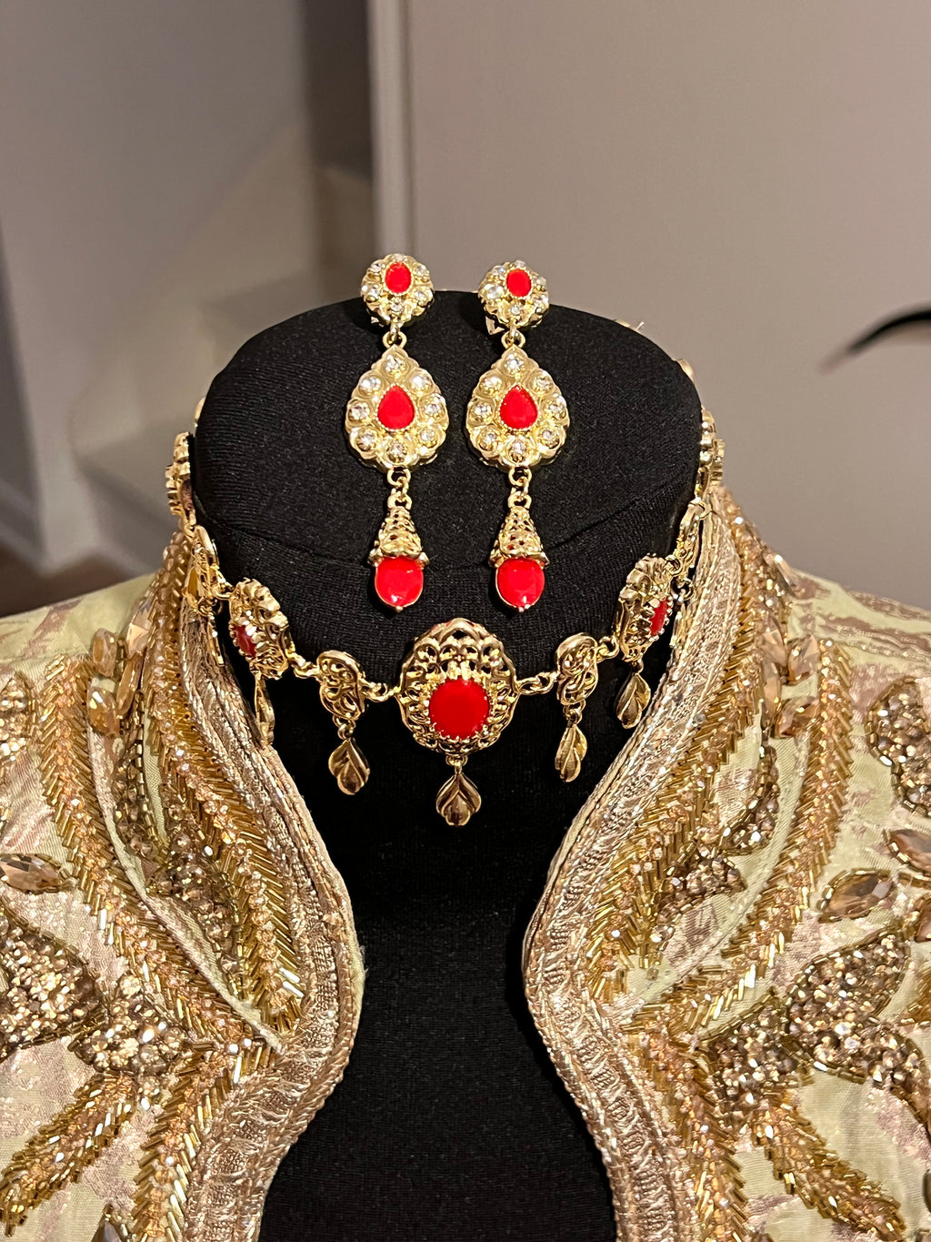 Parure rouge